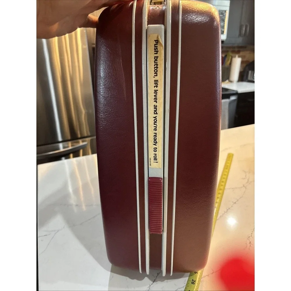 Vintage Samsonite Silhouette II Burgundy 22/26 Cartwheel Hard Luggage • Survivor